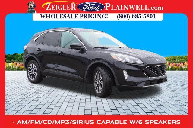 Photo of 2020 Black Metallic Ford Escape
