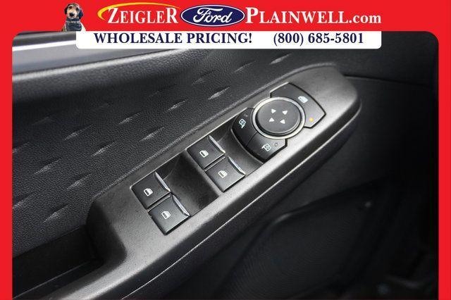 Photo of 2020 Black Metallic Ford Escape
