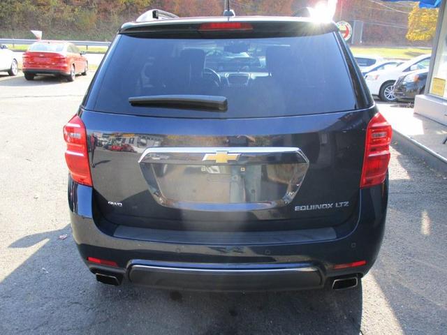 Photo of 2016 Patriot Blue Metallic Chevrolet Equinox