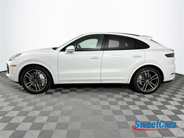 Photo of 2023 Carrara White Metallic Porsche Cayenne