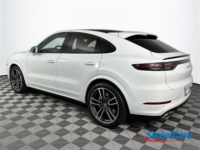 Photo of 2023 Carrara White Metallic Porsche Cayenne