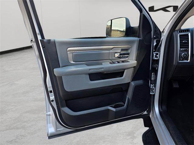 Photo of 2017 Bright Silver Metallic Clearcoat RAM 1500