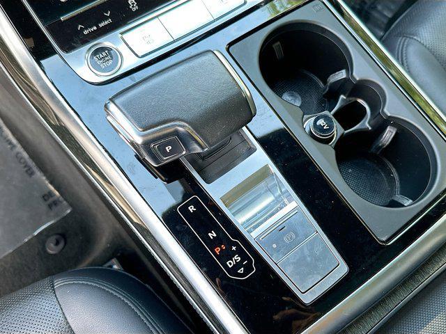 Photo of 2021 Gray Metallic Audi Q7