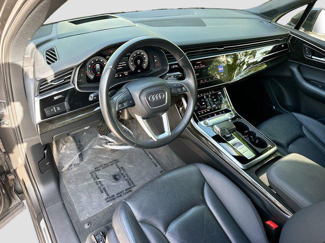 Photo of 2021 Gray Metallic Audi Q7