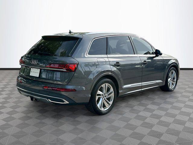 Photo of 2021 Gray Metallic Audi Q7