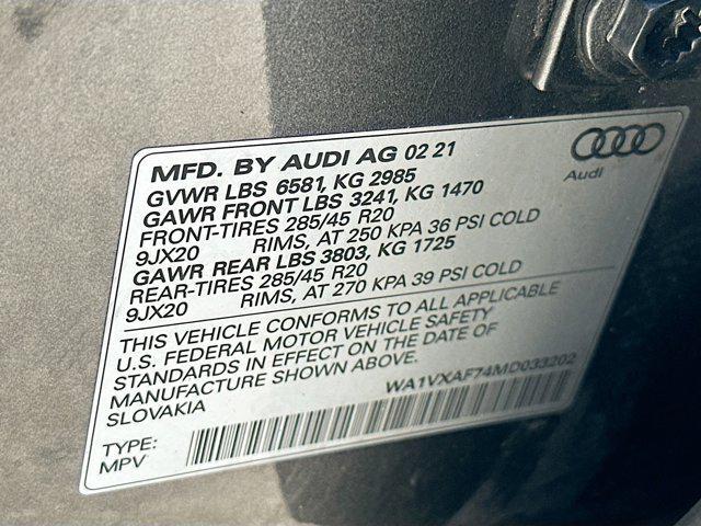 Photo of 2021 Gray Metallic Audi Q7