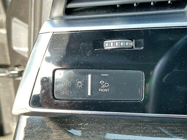 Photo of 2021 Gray Metallic Audi Q7