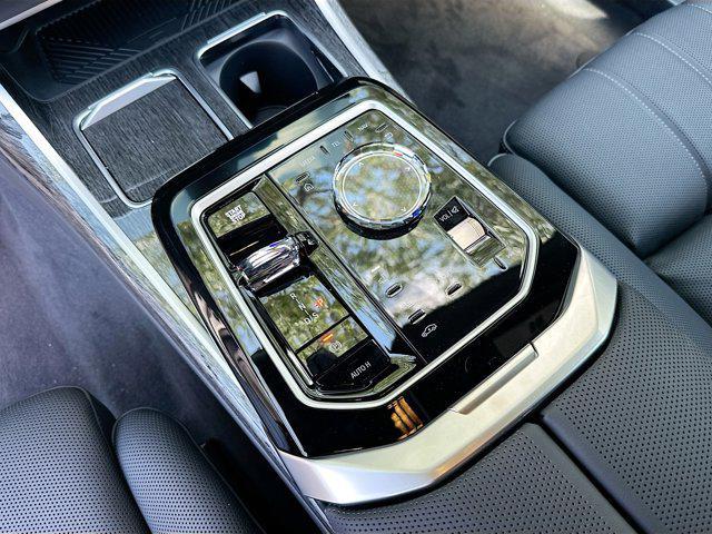 Photo of 2025 Mineral White Metallic BMW 760