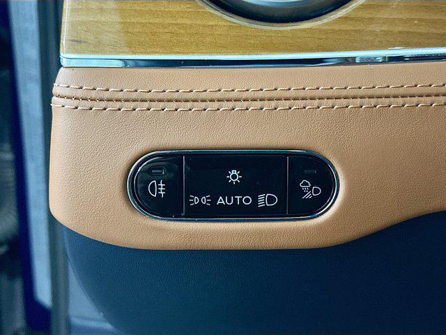 Photo of 2022 Blue Bentley Continental GT