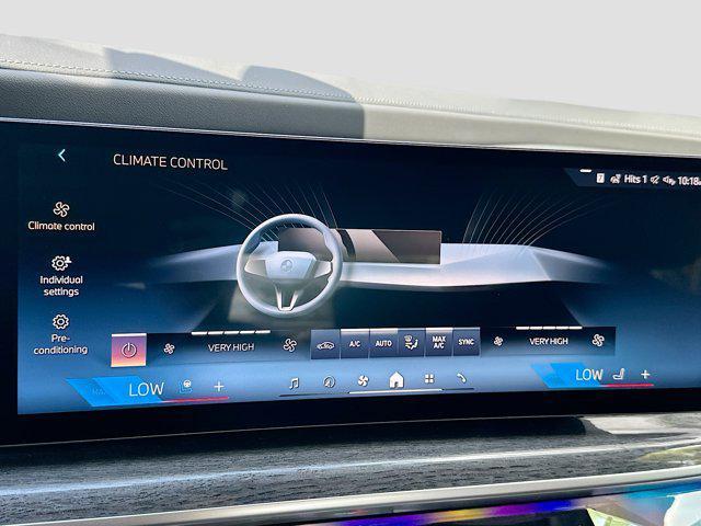 Photo of 2025 Brooklyn Grey Metallic BMW 760