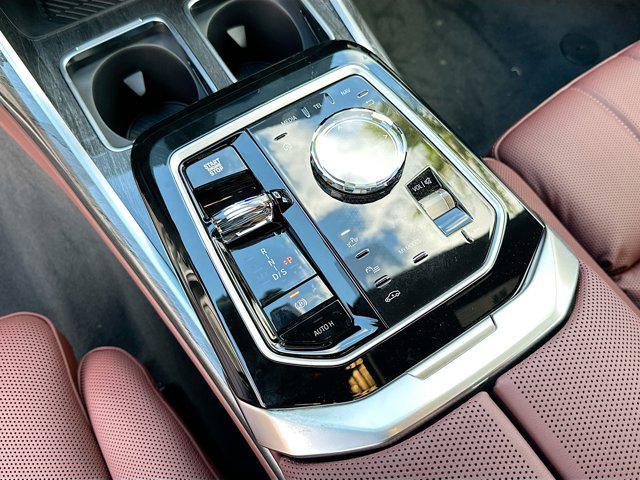 Photo of 2025 Brooklyn Grey Metallic BMW 760