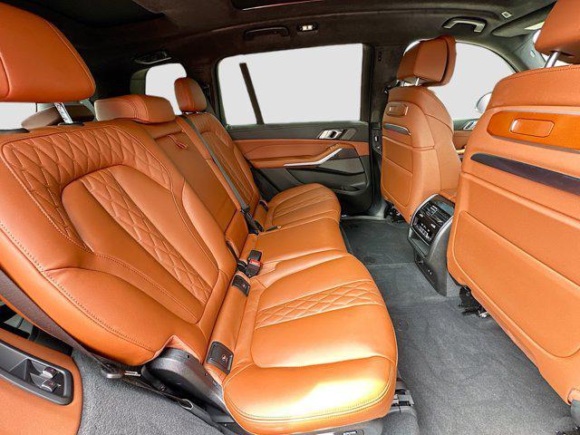 Photo of 2025 Black Sapphire Metallic BMW X7