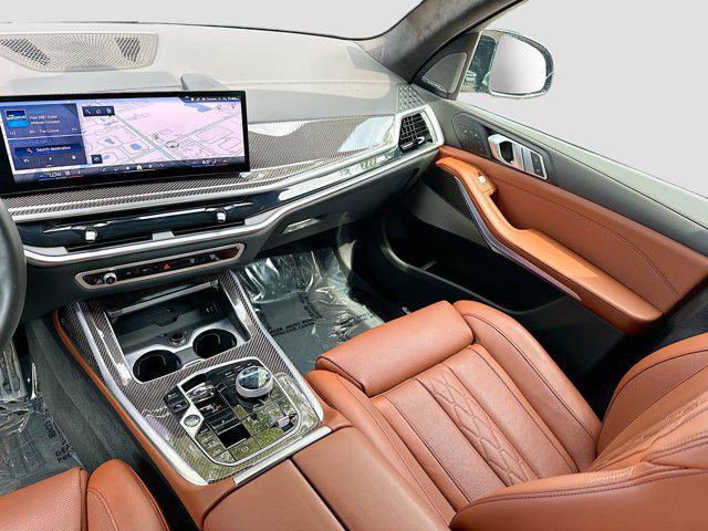 Photo of 2025 Black Sapphire Metallic BMW X7