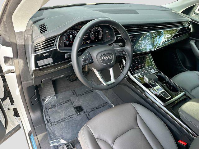 Photo of 2025 Carrara White Audi Q8