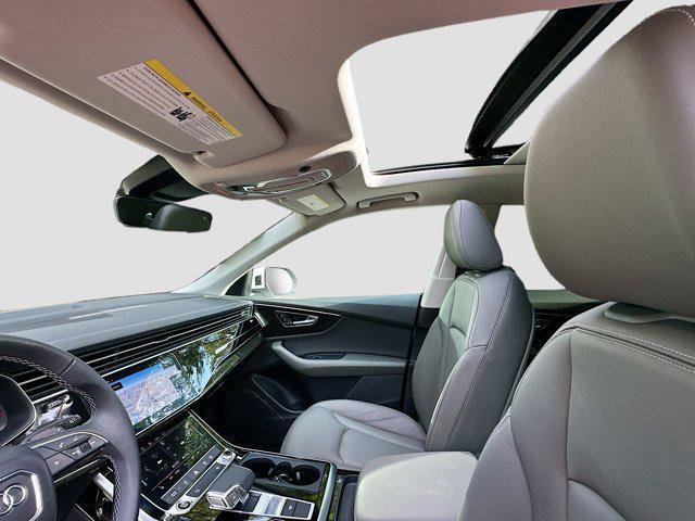 Photo of 2025 Carrara White Audi Q8