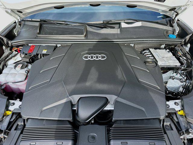 Photo of 2025 Carrara White Audi Q8