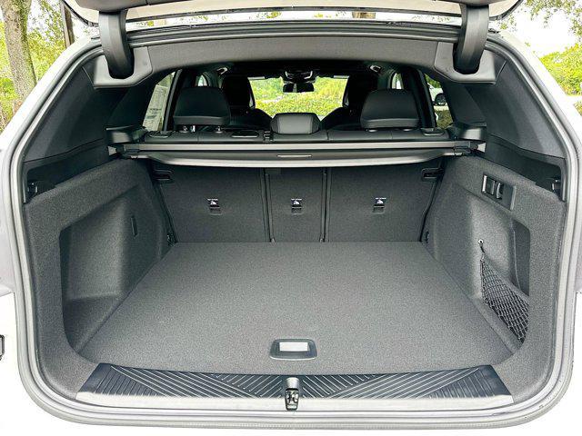 Photo of 2025 Alpine White BMW X3