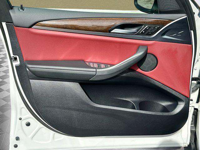 Photo of 2023 Alpine White BMW X3