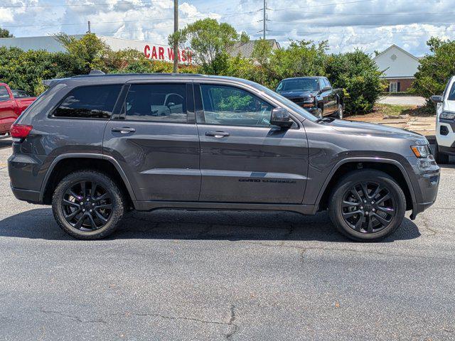 Photo of 2021 Granite Crystal Metallic Clearcoat Jeep Grand Cherokee