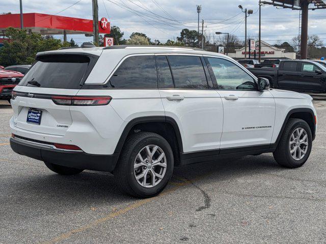 Photo of 2022 Bright White Clearcoat Jeep Grand Cherokee