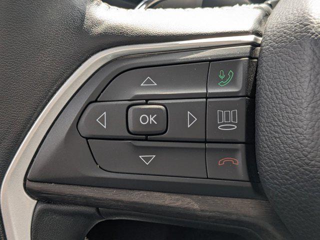 Photo of 2022 Bright White Clearcoat Jeep Grand Cherokee