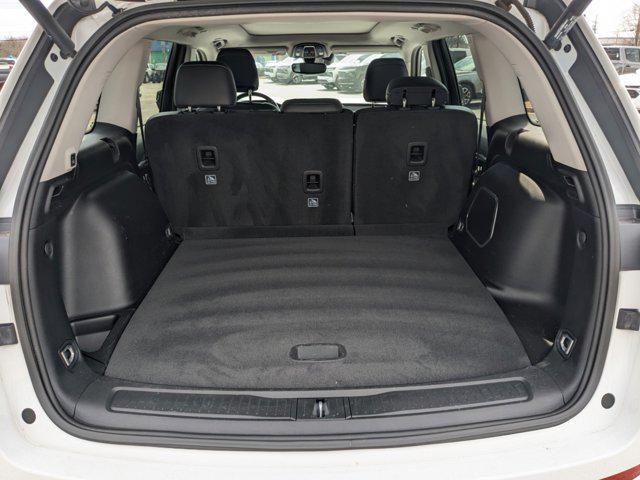 Photo of 2022 Bright White Clearcoat Jeep Grand Cherokee