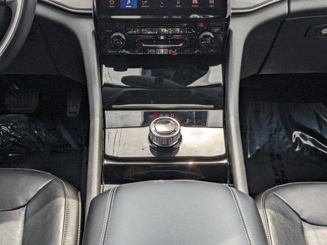 Photo of 2022 Bright White Clearcoat Jeep Grand Cherokee