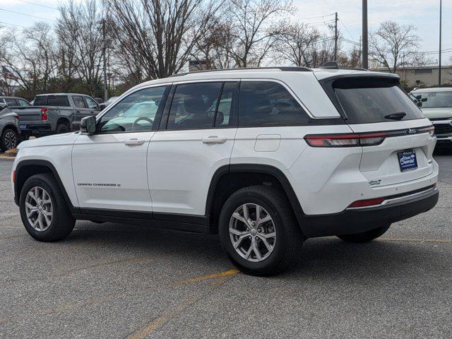 Photo of 2022 Bright White Clearcoat Jeep Grand Cherokee