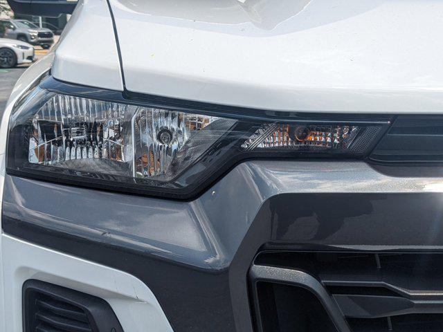 Photo of 2025 Summit White Chevrolet Colorado
