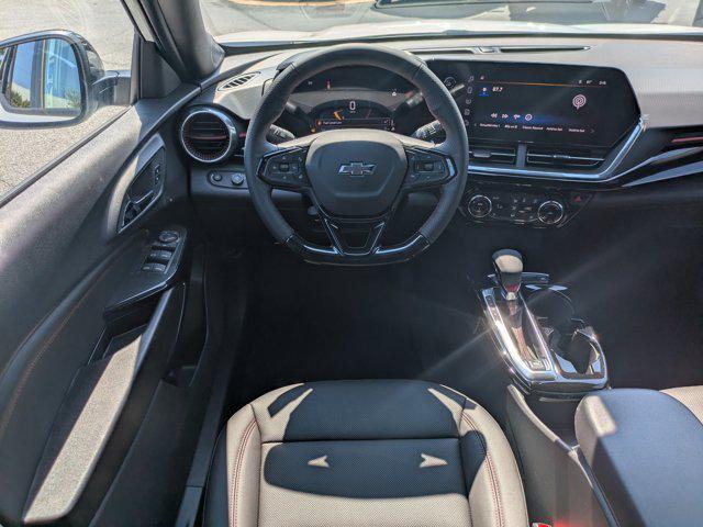 Photo of 2025 Summit White Chevrolet Trax
