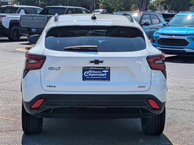 Photo of 2025 Summit White Chevrolet Trax