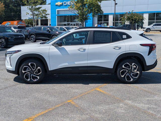 Photo of 2025 Summit White Chevrolet Trax