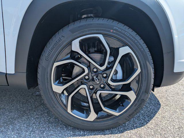 Photo of 2025 Summit White Chevrolet Trax
