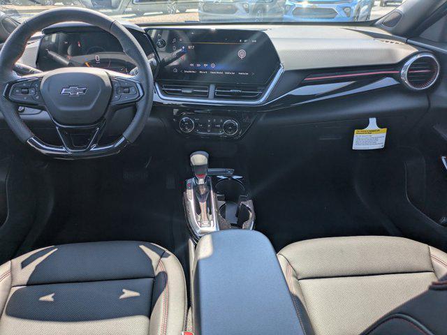 Photo of 2025 Summit White Chevrolet Trax