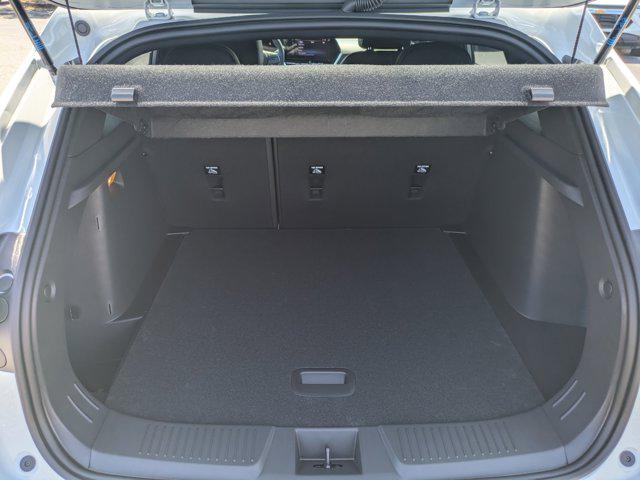 Photo of 2025 Summit White Chevrolet Trax