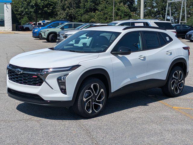 Photo of 2025 Summit White Chevrolet Trax