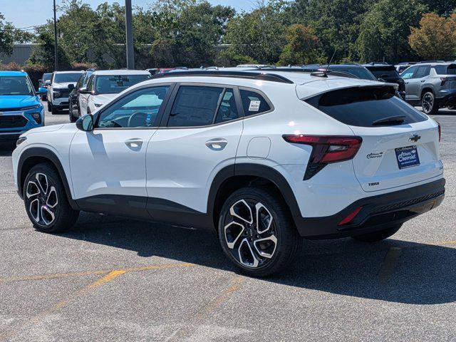 Photo of 2025 Summit White Chevrolet Trax
