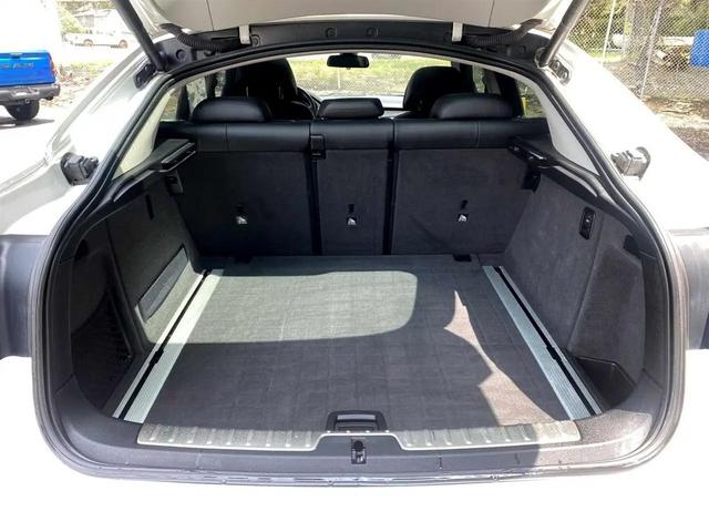 Photo of 2016 Mineral White Metallic BMW X6