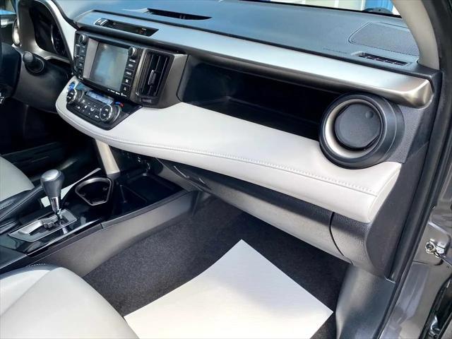 Photo of 2016 Magnetic Gray Metallic Toyota RAV4 Hybrid