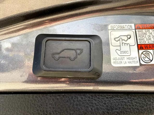 Photo of 2016 Magnetic Gray Metallic Toyota RAV4 Hybrid