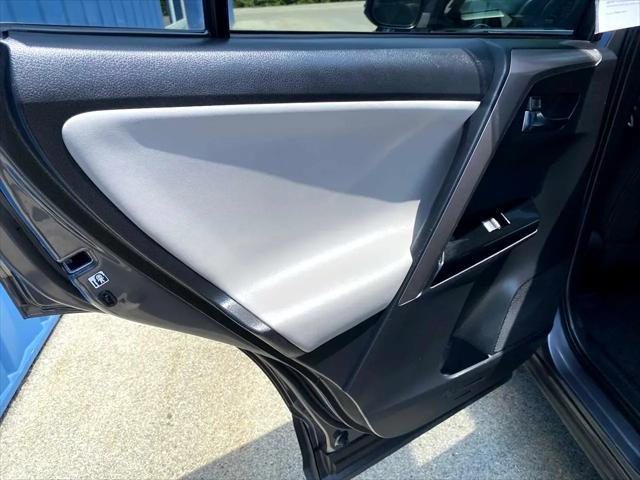 Photo of 2016 Magnetic Gray Metallic Toyota RAV4 Hybrid