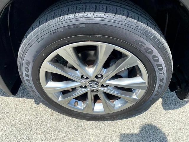 Photo of 2016 Magnetic Gray Metallic Toyota RAV4 Hybrid