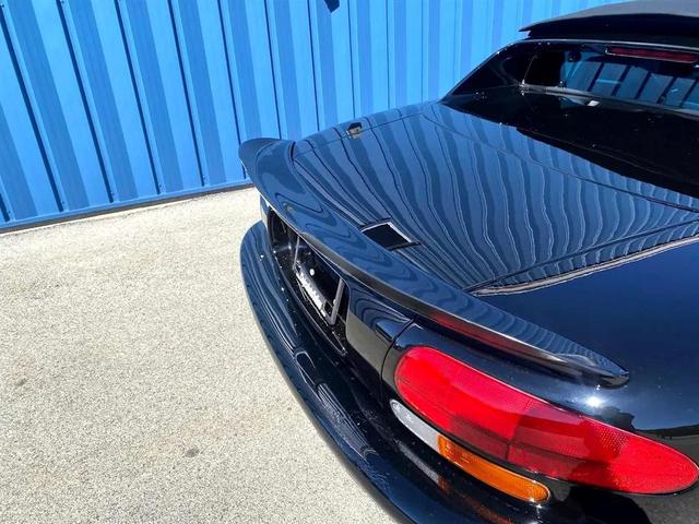 Photo of 1999 Viper Black Dodge Viper