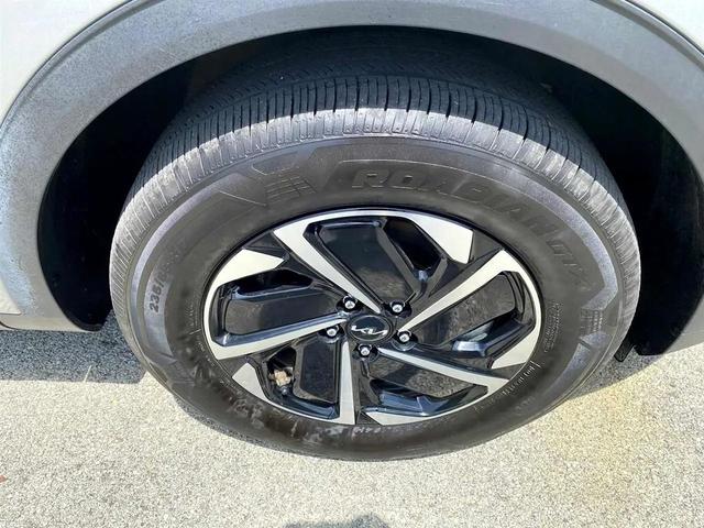 Photo of 2023 Steel Gray Kia Sportage Hybrid