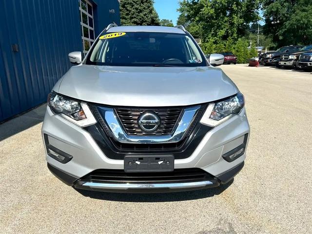Photo of 2019 Brilliant Silver Metallic Nissan Rogue