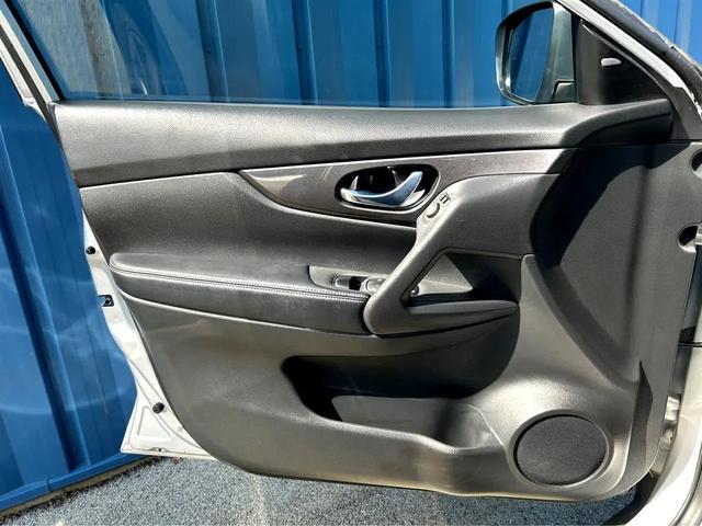 Photo of 2019 Brilliant Silver Metallic Nissan Rogue