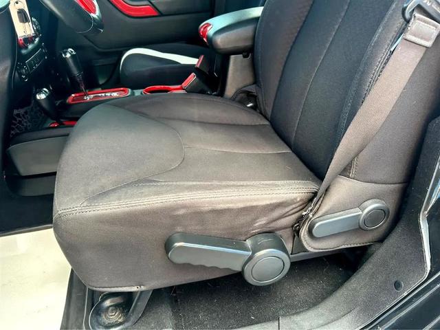 Photo of 2014 Black Clearcoat Jeep Wrangler Unlimited