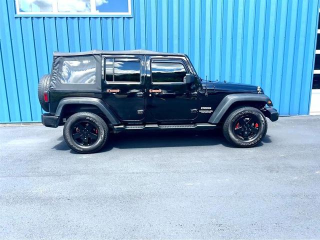 Photo of 2014 Black Clearcoat Jeep Wrangler Unlimited