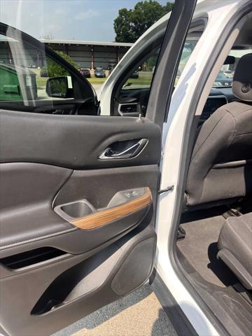 Photo of 2018 Summit White GMC Acadia