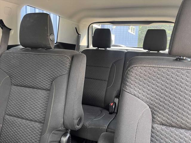 Photo of 2018 Summit White GMC Acadia